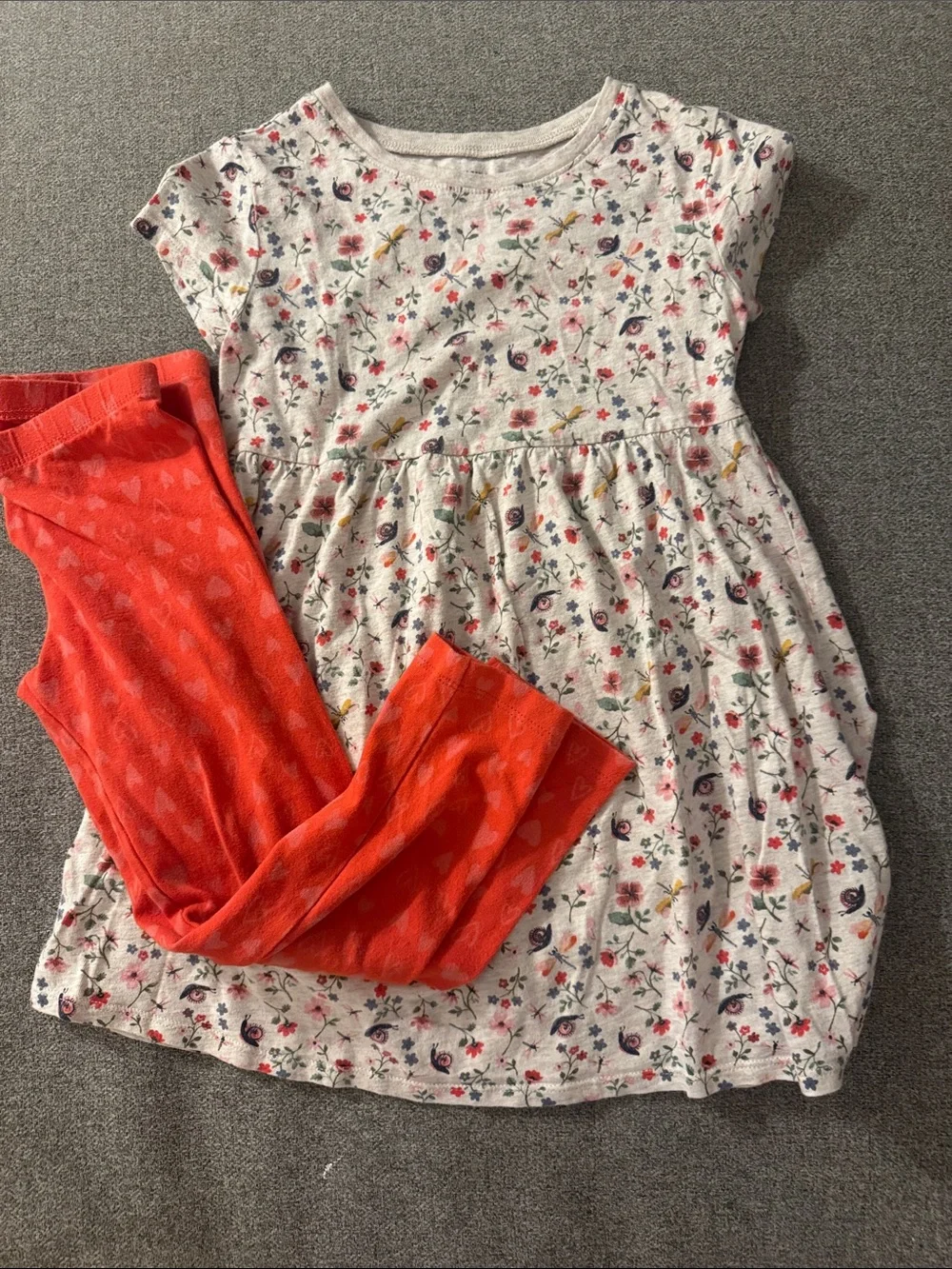 5/$15- Girls Floral Short-Sleeve Dress with Coral Leggings